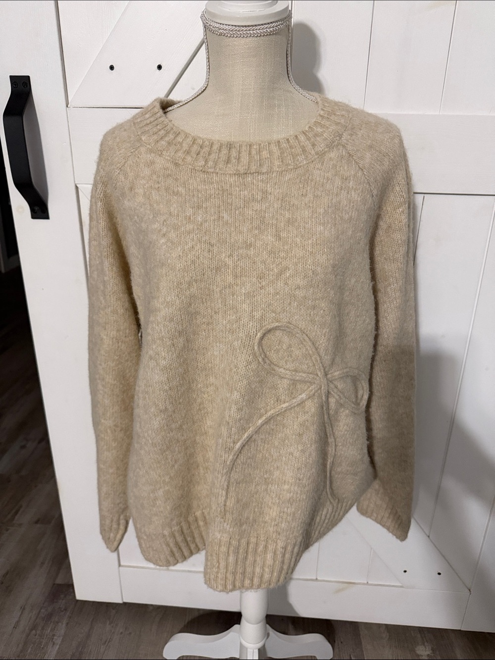 Women’s Terra & Sky bow sweater